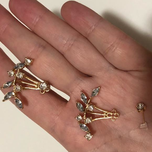 2 Piece Floral Vine Earlobe Hugging Earrings - Picture 3 of 3